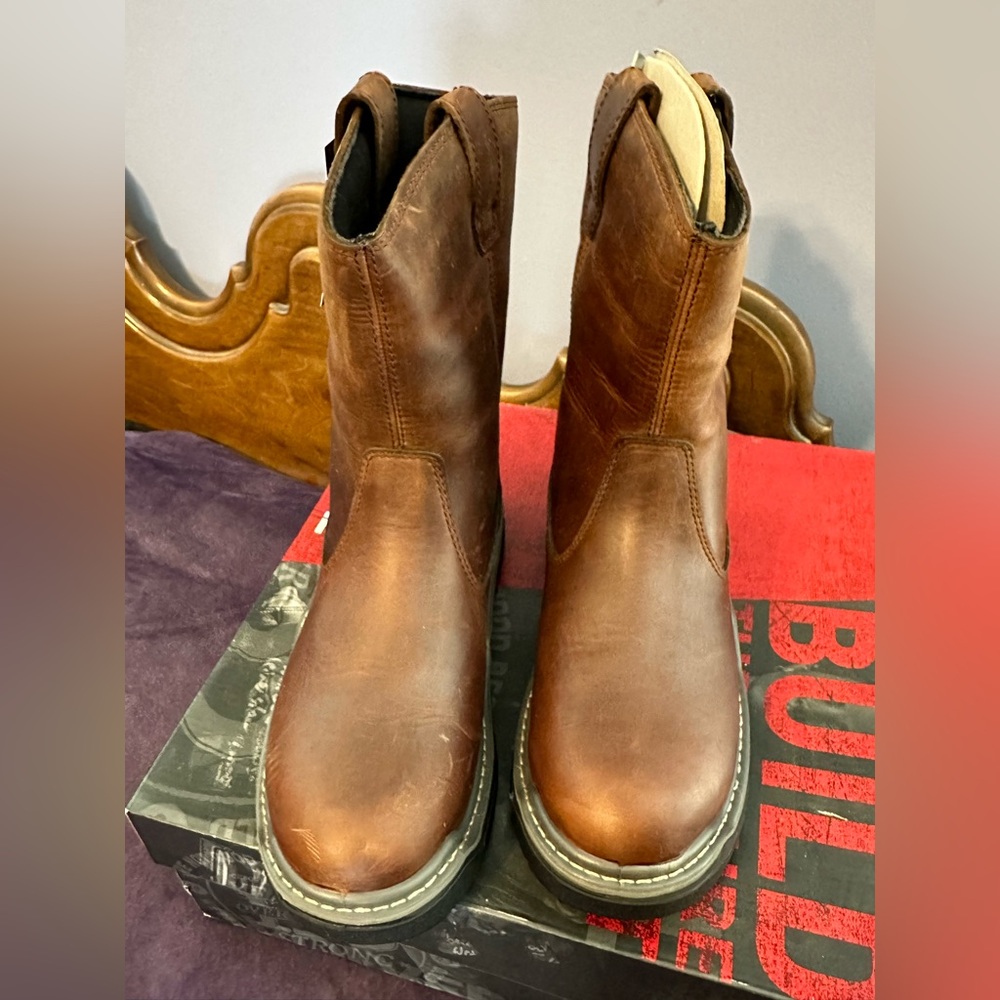 NEW Wolverine Men’s soft toe boot, brown, size 7 EW.